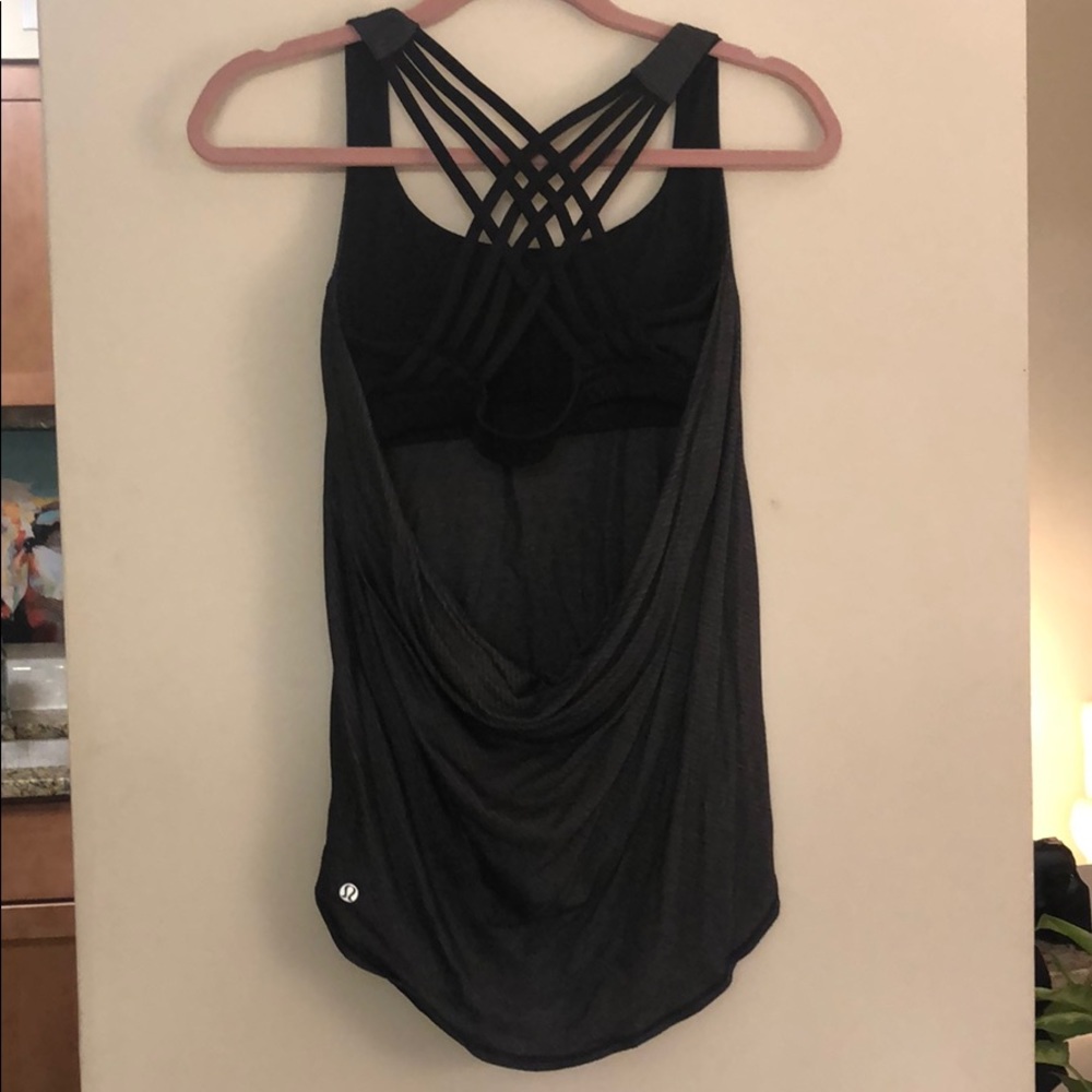 Lululemon size 6 workout top